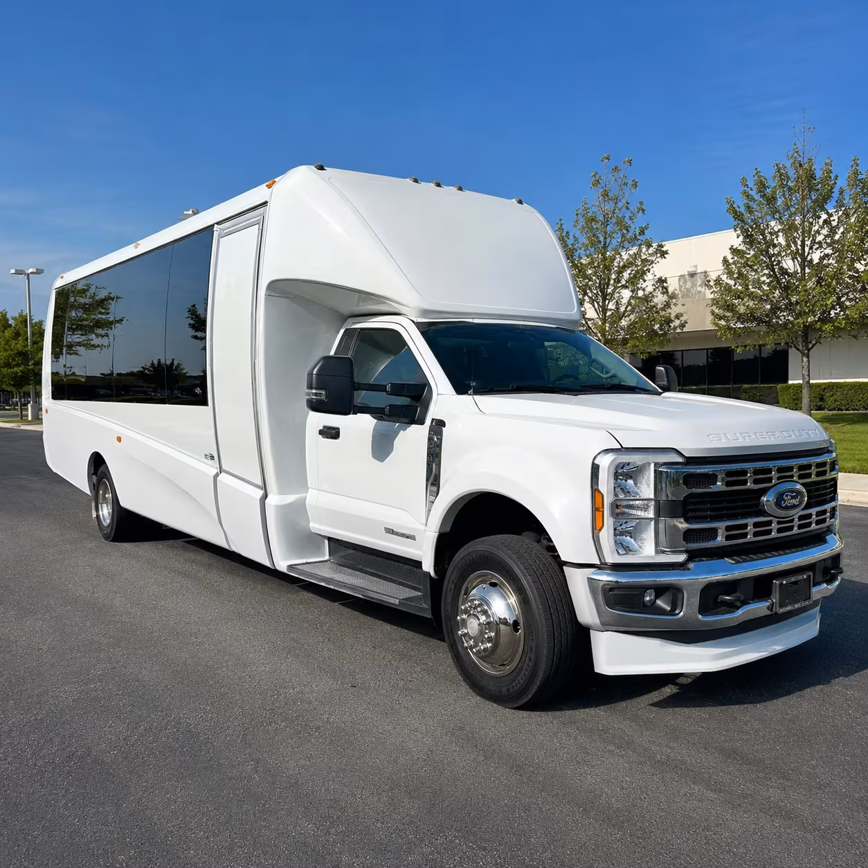 corporate shuttle buses for hyundai maxwell and montgomery s major employers